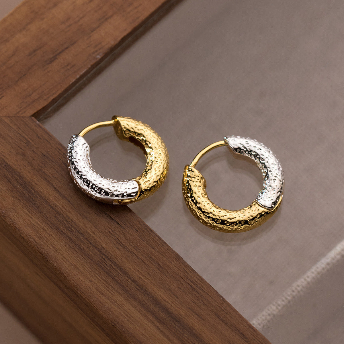 Two-color Concave-convex Texture Gold And Silver Contrast Color Earrings