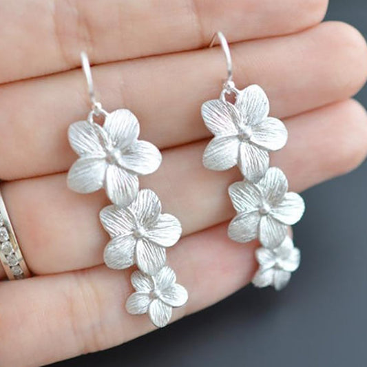 Fashion Simple Three Flowers Little Daisy Silver Women's Earrings
